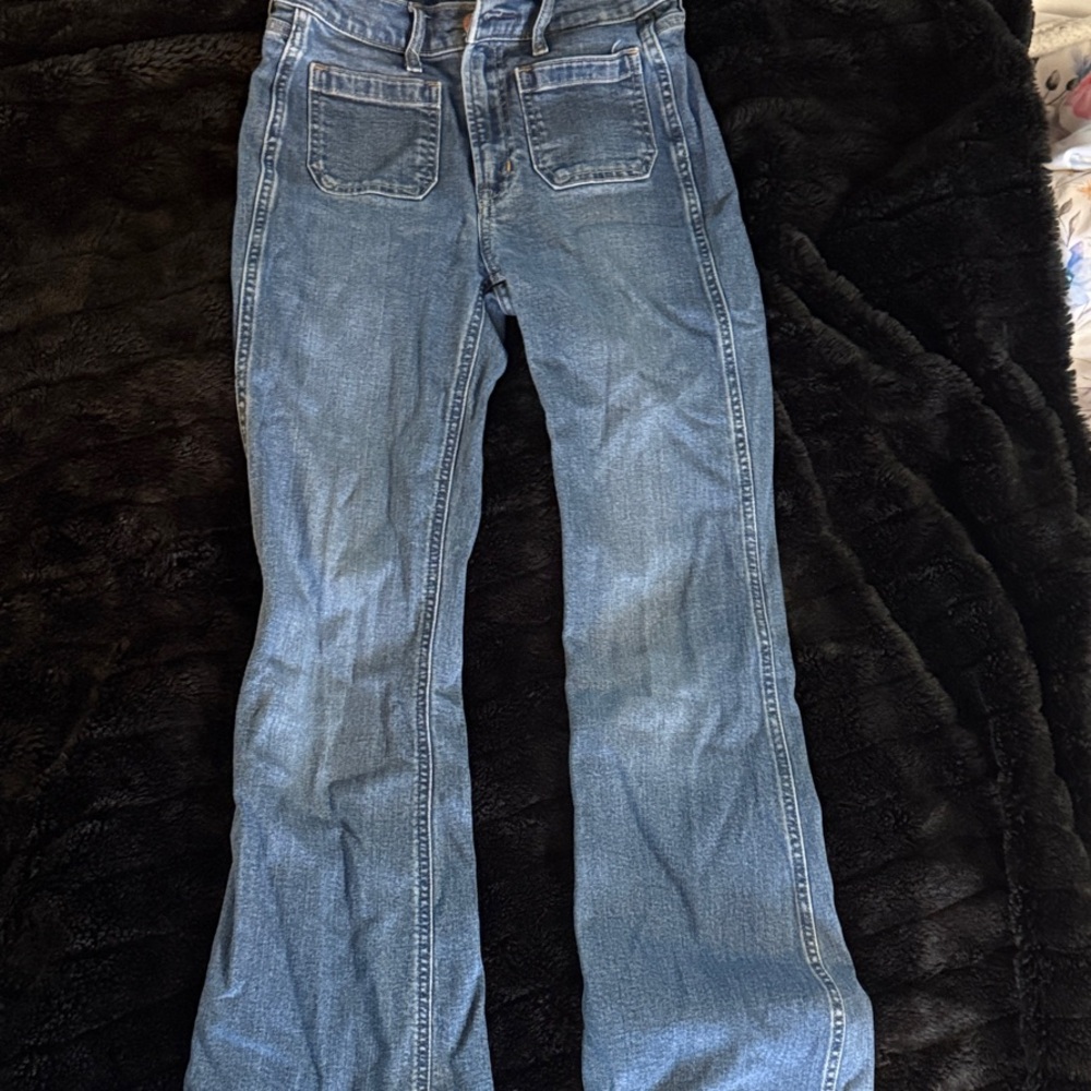 GAP Flare Jeans in Denim Blue - Picture 2 of 8